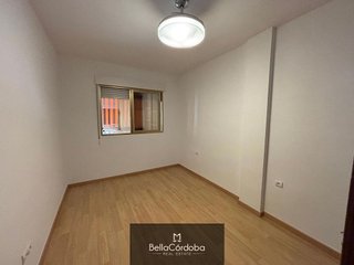 Piso en alquiler en Huerta de la Reina - Trassierra en Córdoba
