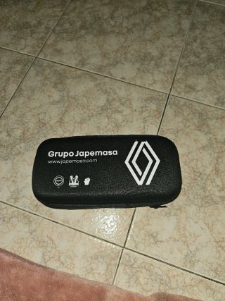 Luz de emergencia V16 + Kit de seguridad a estrena