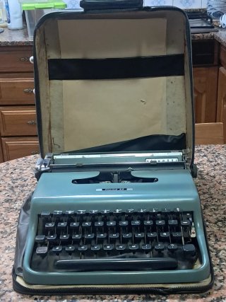 Máquina de escribir Olivetti Pluma 21 Vintage