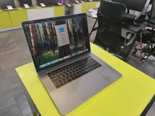 MacBook Pro 15 2019 i7 16GB 256GB