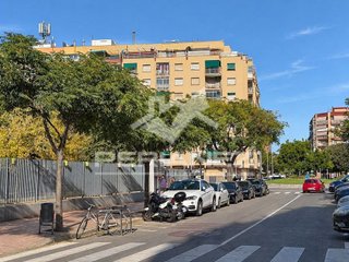 Local comercial en alquiler en Plaça Catalunya en Prat de Llobregat, El