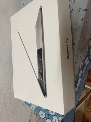 Caja MacBook Pro