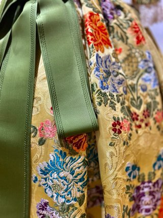 Traje de Fallera con manteletas batista