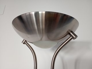 Lámpara de pie moderna metal plateado a LED