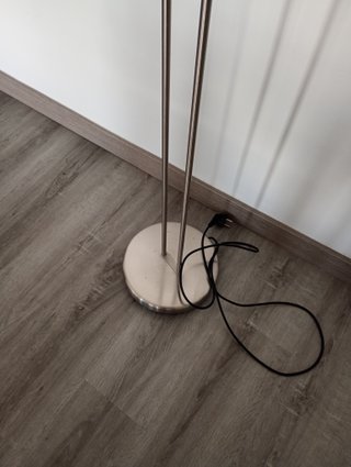 Lámpara de pie moderna metal plateado a LED