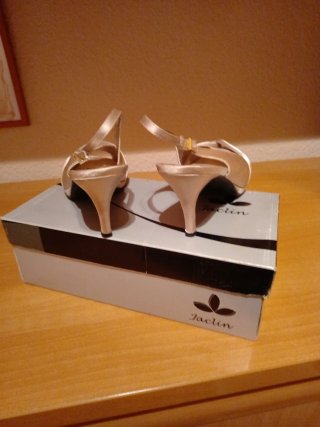 Sandalias de tacón y raso Jaclin