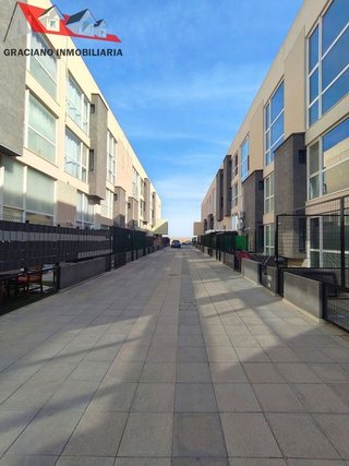 Piso en alquiler en Santa Cruz - Industria - Polígono Campollano en Albacete