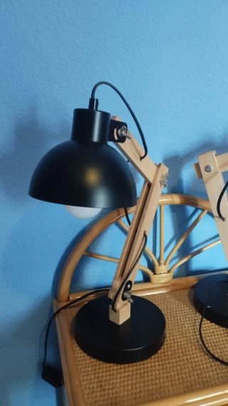 Lámpara de escritorio o mesita de noche