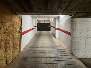 Garaje en venta en Eixample Sud – Migdia en Girona