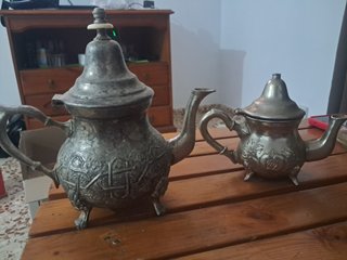 Set di 2 antiche teiere