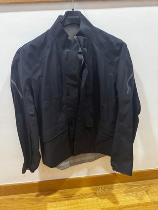 Chaqueta Dainesse verano con impermeable. Talla 48