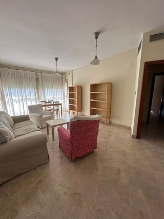 Piso en alquiler en Felipe II - Bueno Monreal en Sevilla