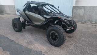 Can-Am Maverick R XRC