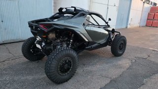 Can-Am Maverick R XRC