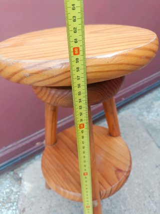 Taburete de madera regulable