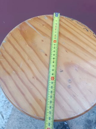 Taburete de madera regulable