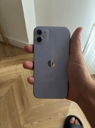 Se vende iPhone 11 Lila. Acepto cambios