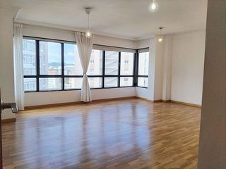 Piso en venta en Cuatro Caminos - Plaza de la Cubela en Coruña (A)