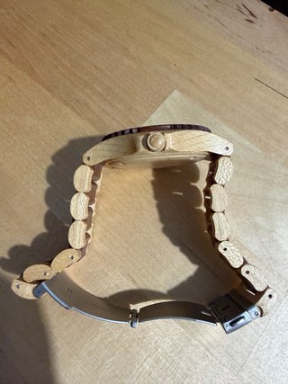 Orologio in legno BeWell