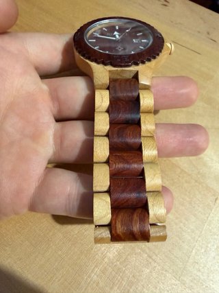 Orologio in legno BeWell