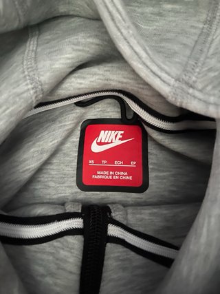 Sudadera Nike Gris con Capucha