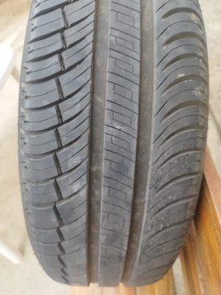 Neumático Michelin 205/55 R16 con Llanta