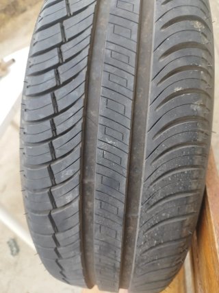 Neumático Michelin 205/55 R16 con Llanta