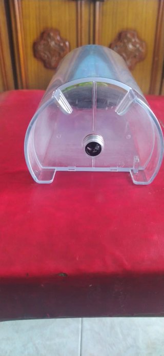 Depósito o tanque de agua para cafetera.