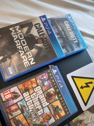 Console PS4 Pro Nera + 2 Controller + Giochi