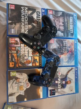 Console PS4 Pro Nera + 2 Controller + Giochi
