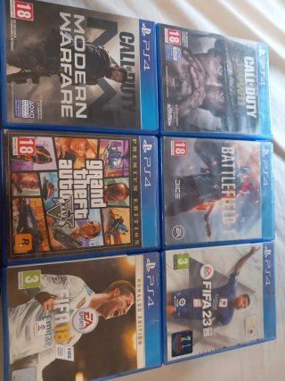 Console PS4 Pro Nera + 2 Controller + Giochi