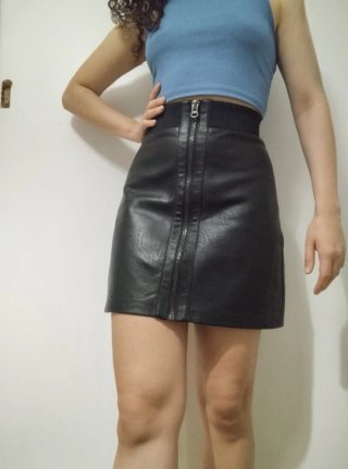 Falda de Cuero Negra