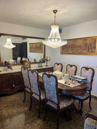 Mesa Extensible de Madera y 6 Sillas