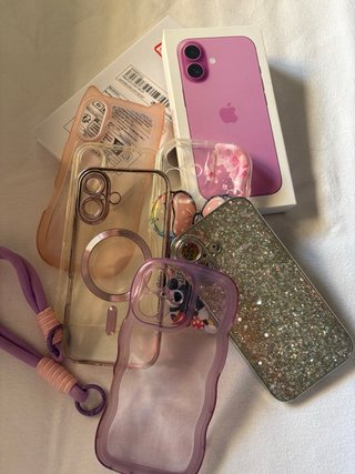 iPhone 16, caja, cristales templados + 6 carcasas
