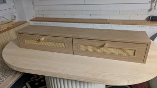 Recibidor Flotante de Madera