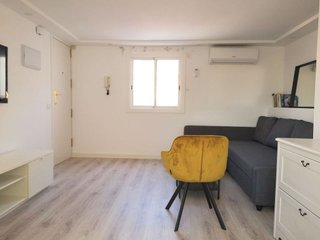 Estudio en alquiler en Collblanc en Hospitalet de Llobregat, L´