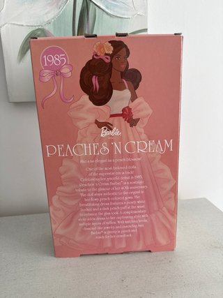 Barbie Peaches 'N Cream 1985