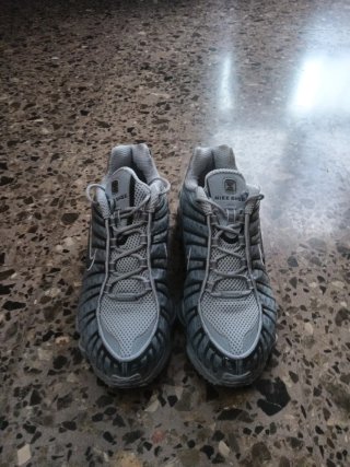 Zapatillas Nike Shox Grises