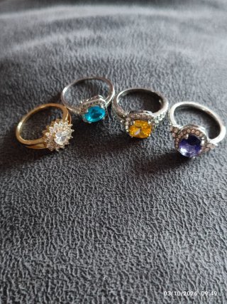 Conjunto de 4 anillos a estrenar