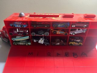 Camión de Juguete Rayo McQueen Con 40 cochecitos