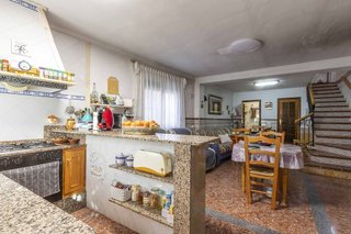 Casa adosada en venta en Chelva