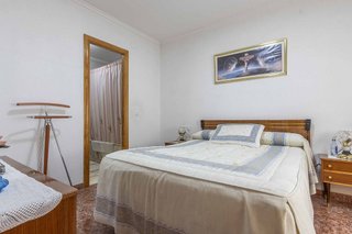 Casa adosada en venta en Chelva