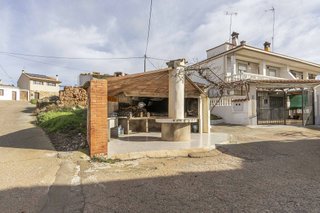 Casa adosada en venta en Chelva