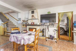 Casa adosada en venta en Chelva