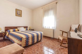 Casa adosada en venta en Chelva