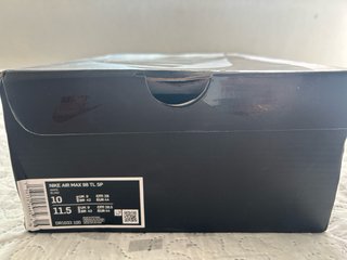 Nike Air Max Plus x Supreme Marrón