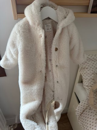 Buzo de peluche para bebé Zara