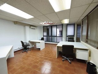 Oficina en alquiler en Les Corts en Barcelona