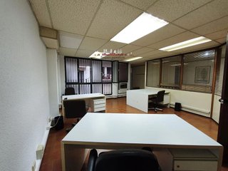 Oficina en alquiler en Les Corts en Barcelona