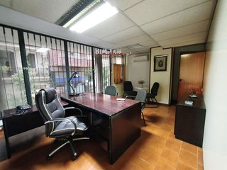 Oficina en alquiler en Les Corts en Barcelona